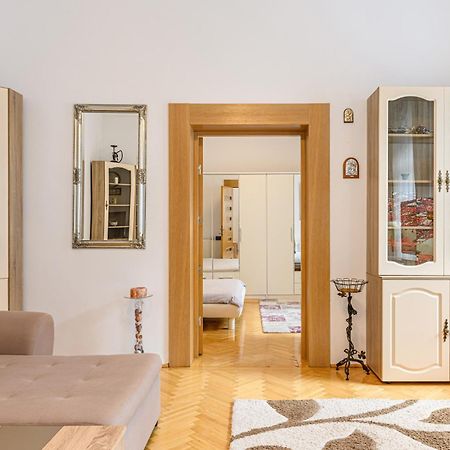 شقة Brasov Centrul Vechi - 67Sqm - 2Min To Counsel Square المظهر الخارجي الصورة