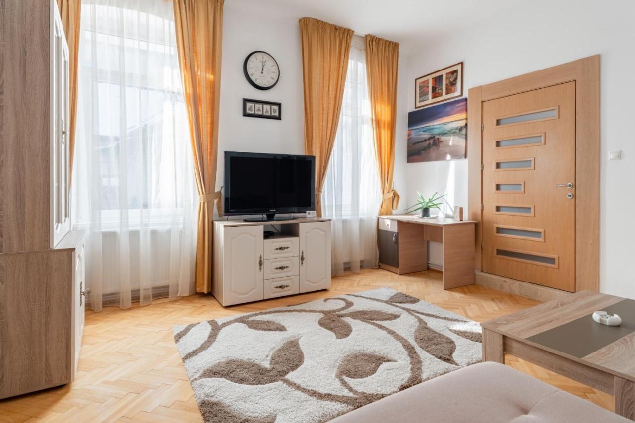 شقة Brasov Centrul Vechi - 67Sqm - 2Min To Counsel Square المظهر الخارجي الصورة