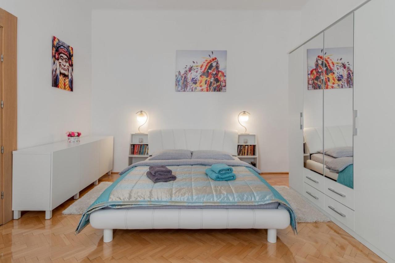 شقة Brasov Centrul Vechi - 67Sqm - 2Min To Counsel Square المظهر الخارجي الصورة