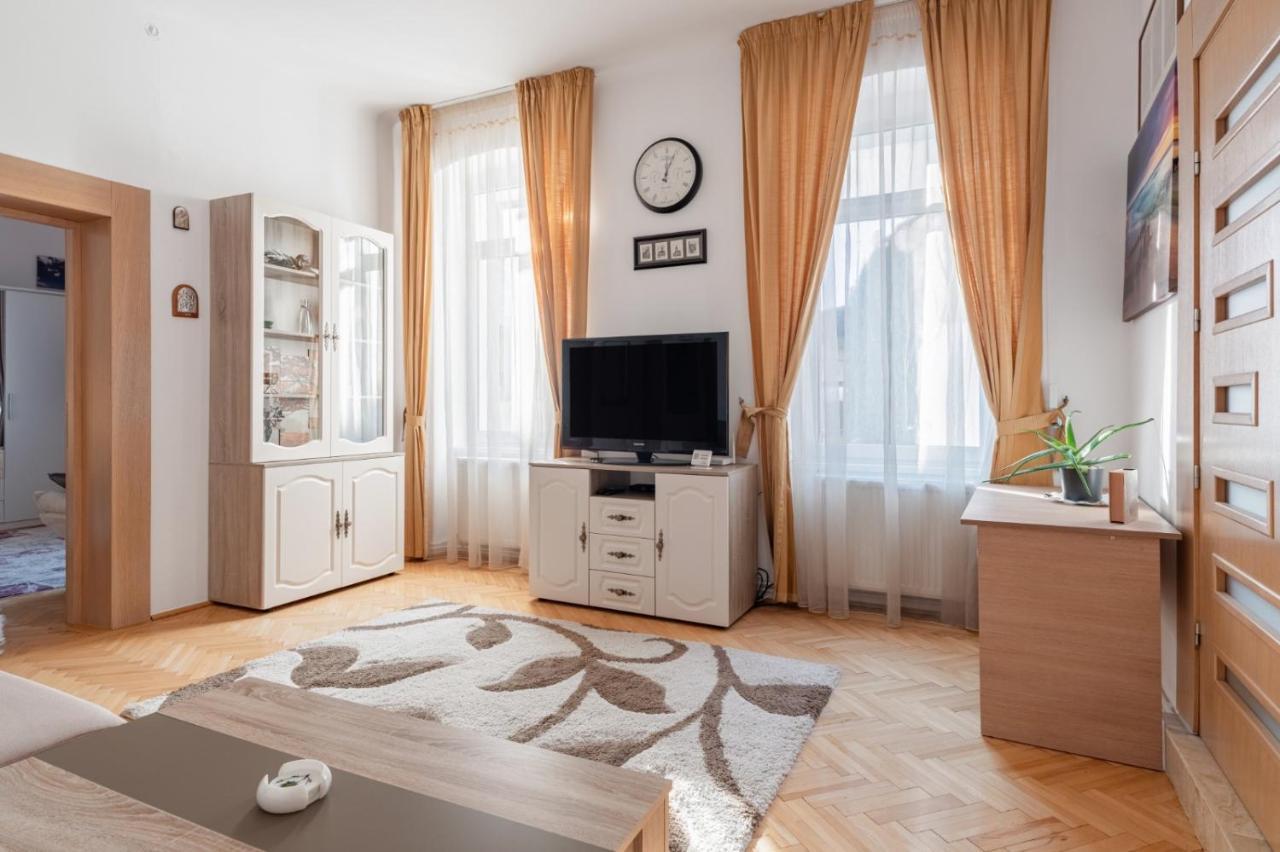 شقة Brasov Centrul Vechi - 67Sqm - 2Min To Counsel Square المظهر الخارجي الصورة