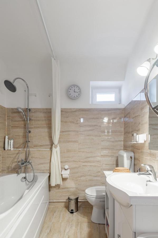 شقة Brasov Centrul Vechi - 67Sqm - 2Min To Counsel Square المظهر الخارجي الصورة