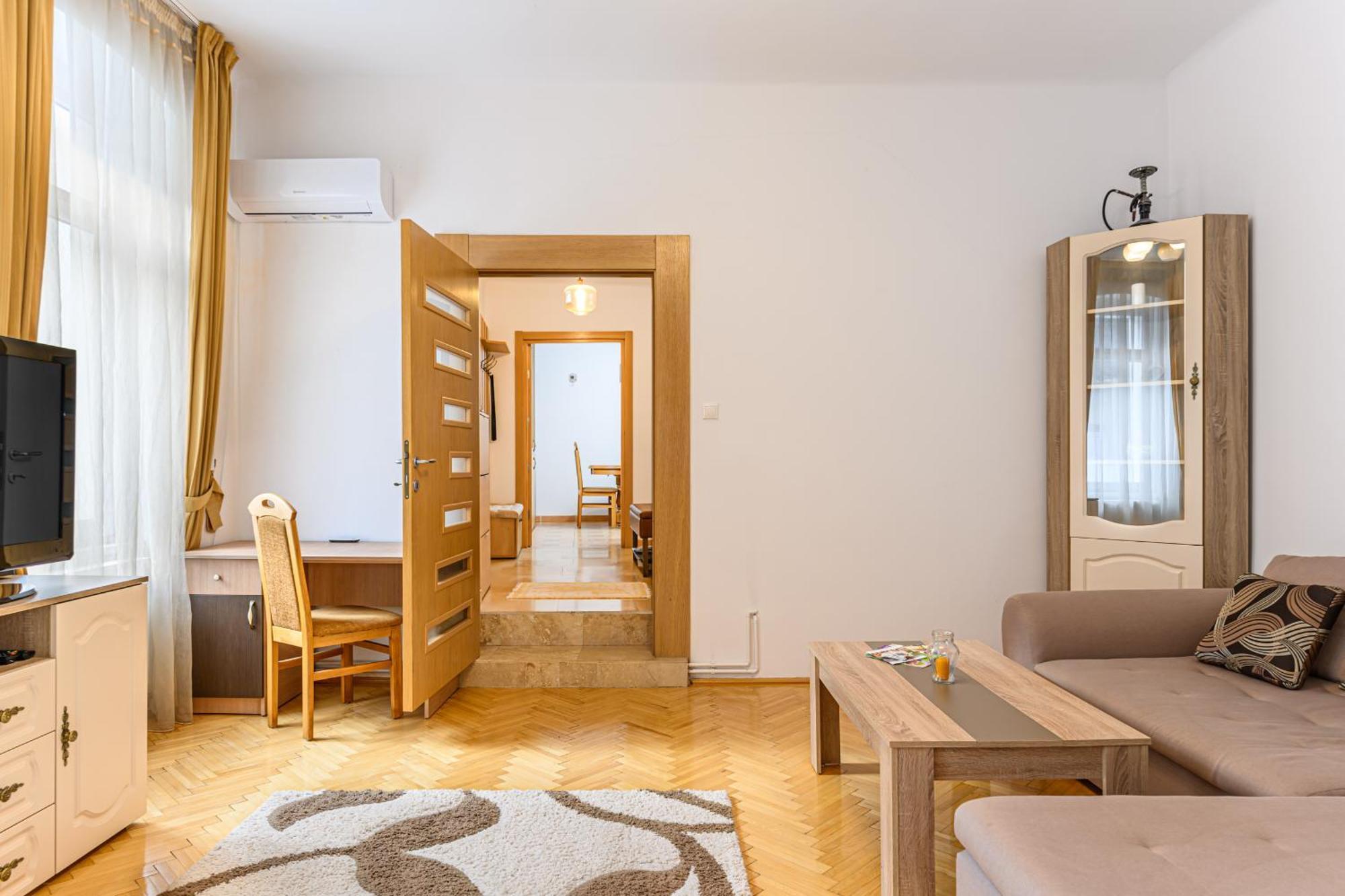 شقة Brasov Centrul Vechi - 67Sqm - 2Min To Counsel Square المظهر الخارجي الصورة