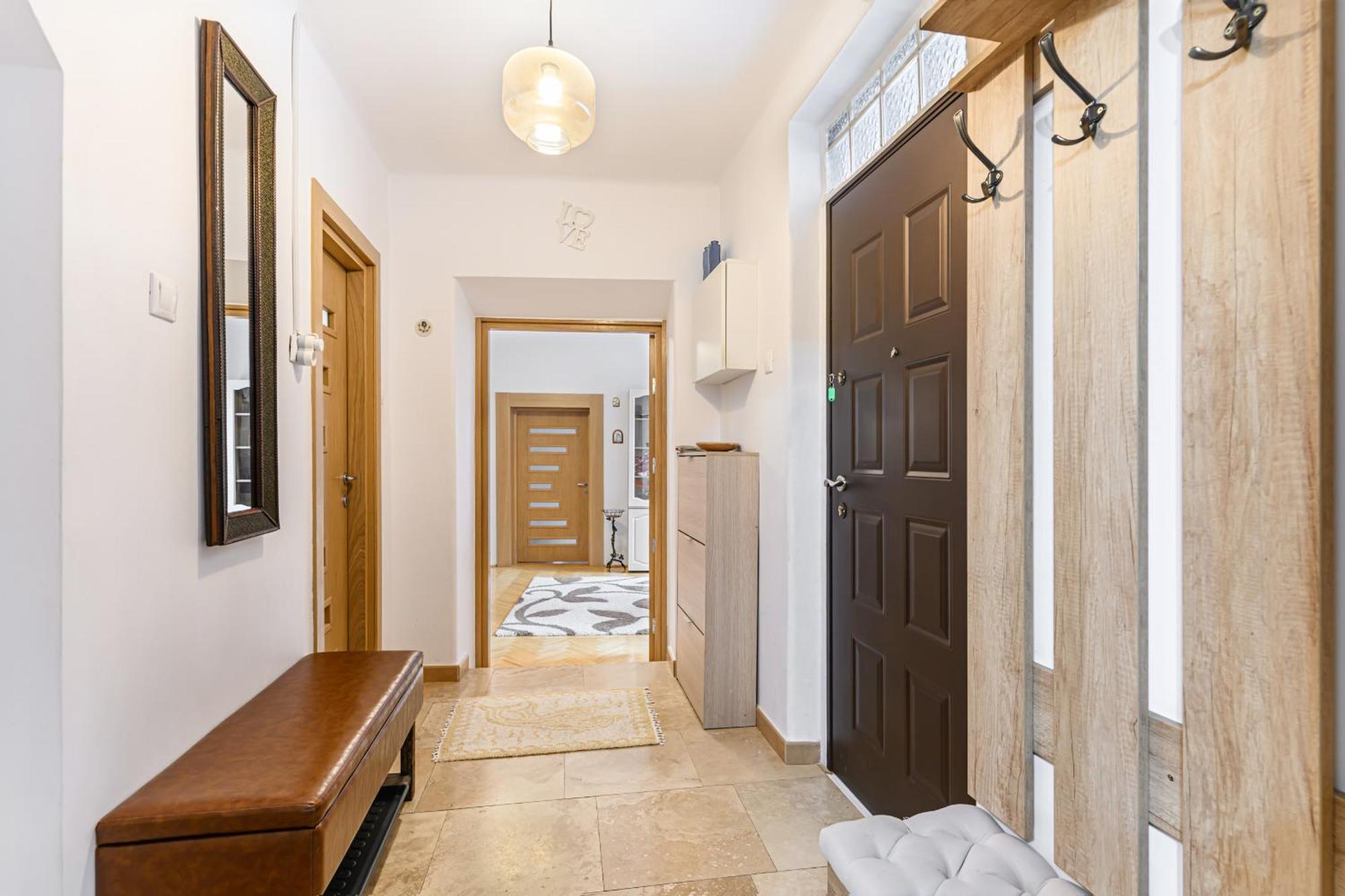 شقة Brasov Centrul Vechi - 67Sqm - 2Min To Counsel Square المظهر الخارجي الصورة