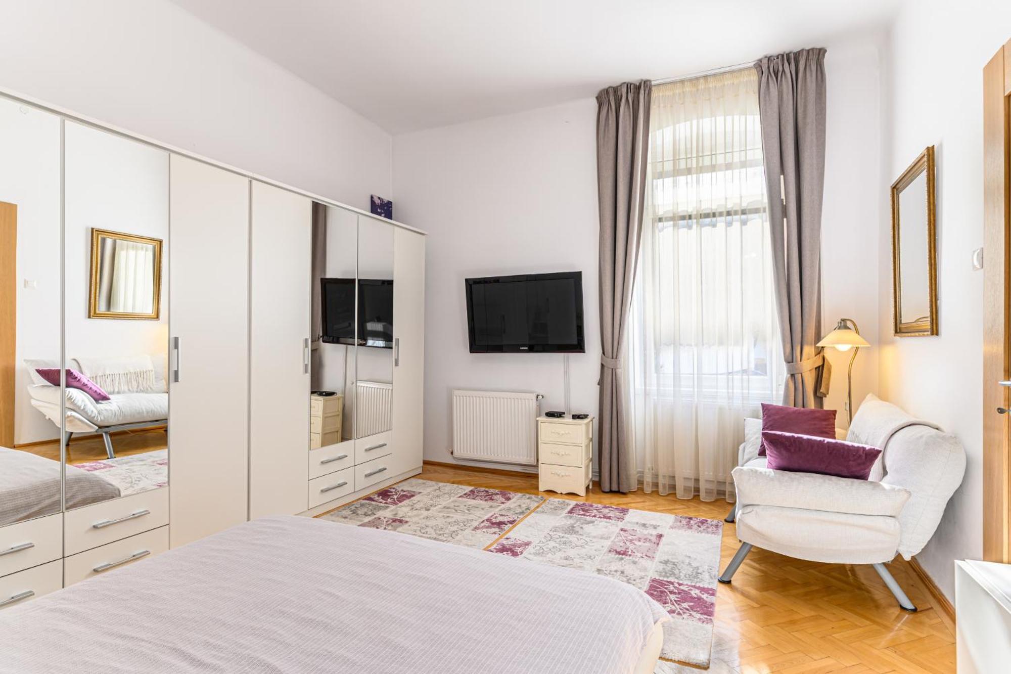 شقة Brasov Centrul Vechi - 67Sqm - 2Min To Counsel Square المظهر الخارجي الصورة
