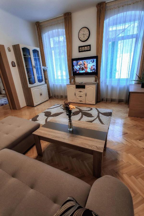 شقة Brasov Centrul Vechi - 67Sqm - 2Min To Counsel Square المظهر الخارجي الصورة